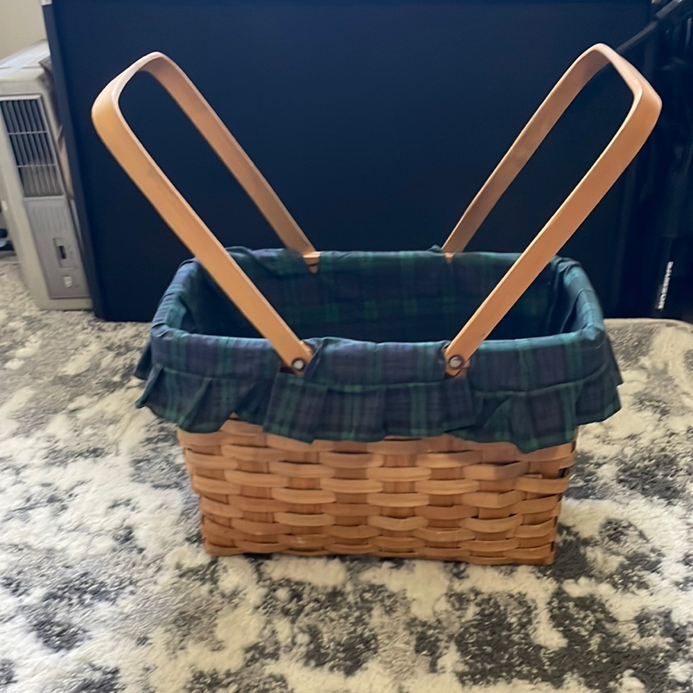 Large plaid basket - Picture 1 of 8